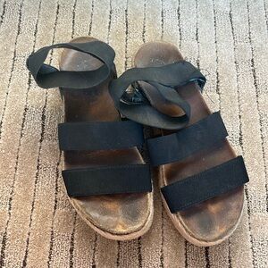 Steve Madden strappy black sandals